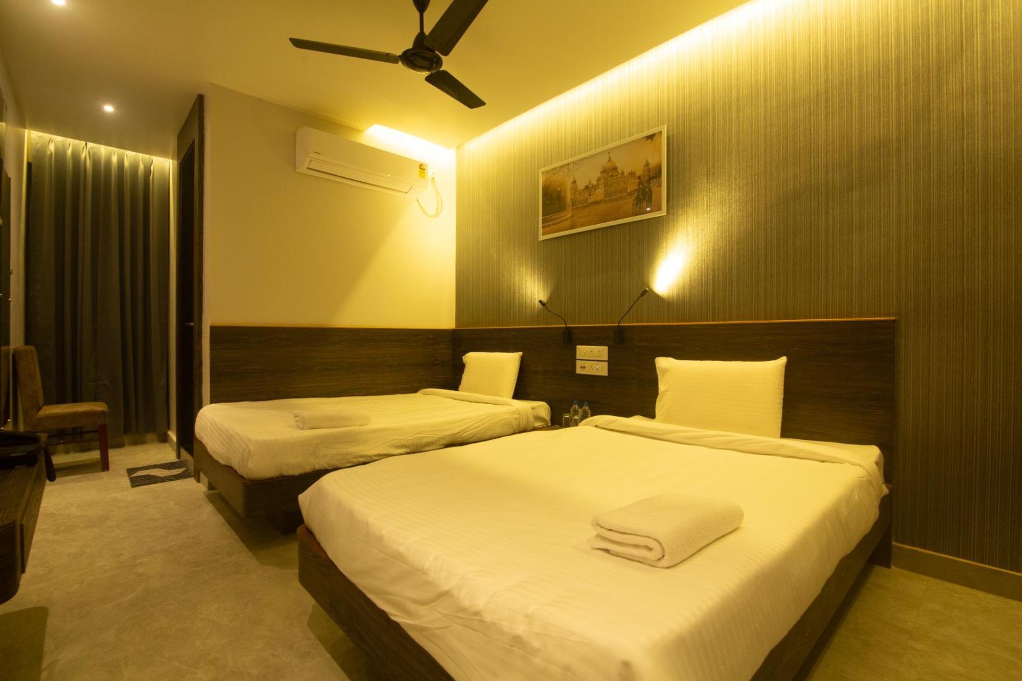Murshidabad Hotel Palace View מראה חיצוני תמונה